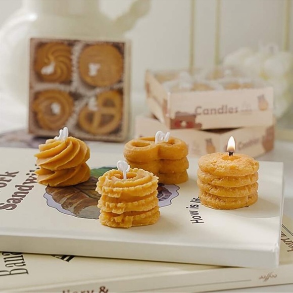 Soy Wax Cookie Shaped Candle 4pc Box Set - Picture 5 of 6
